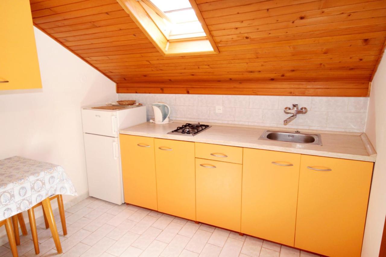 Apartments By The Sea Basina, Hvar - 542 Vrbanj Exterior photo