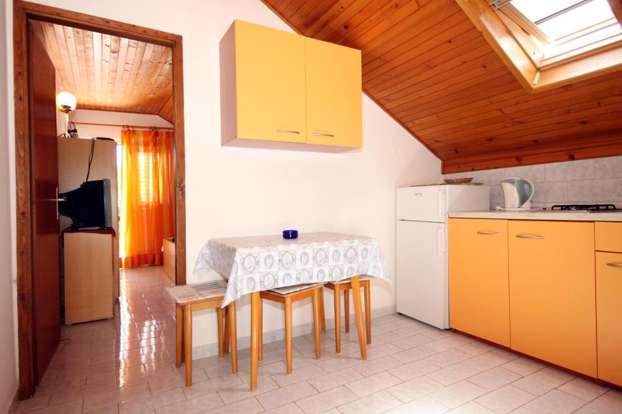 Apartments By The Sea Basina, Hvar - 542 Vrbanj Exterior photo
