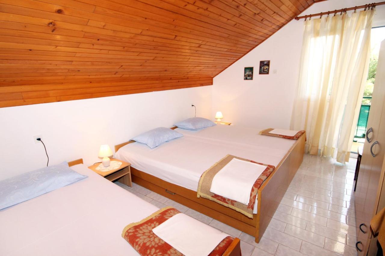 Apartments By The Sea Basina, Hvar - 542 Vrbanj Exterior photo