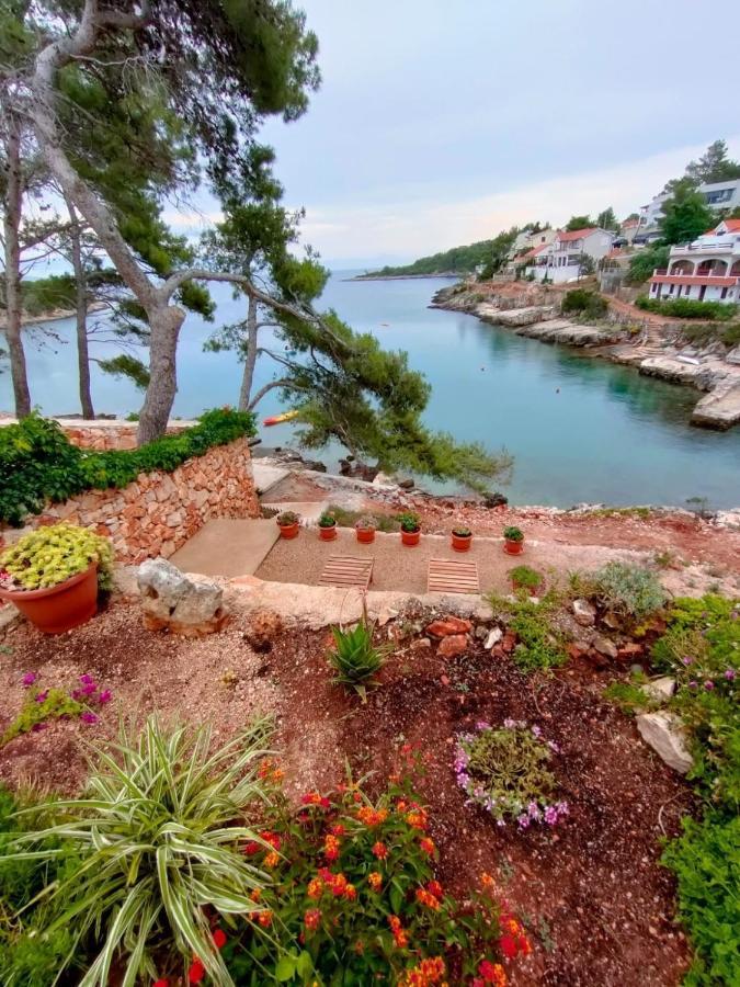 Apartments By The Sea Basina, Hvar - 542 Vrbanj Exterior photo