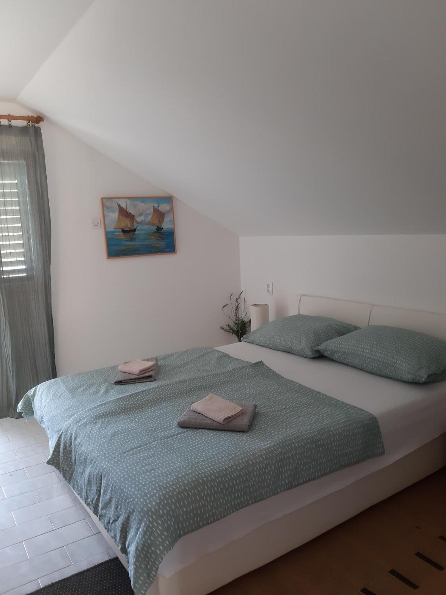 Apartments By The Sea Basina, Hvar - 542 Vrbanj Exterior photo